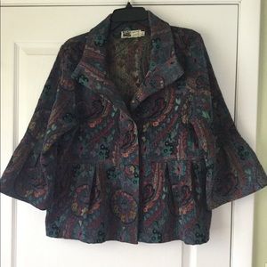 Woman’s cropped jacket